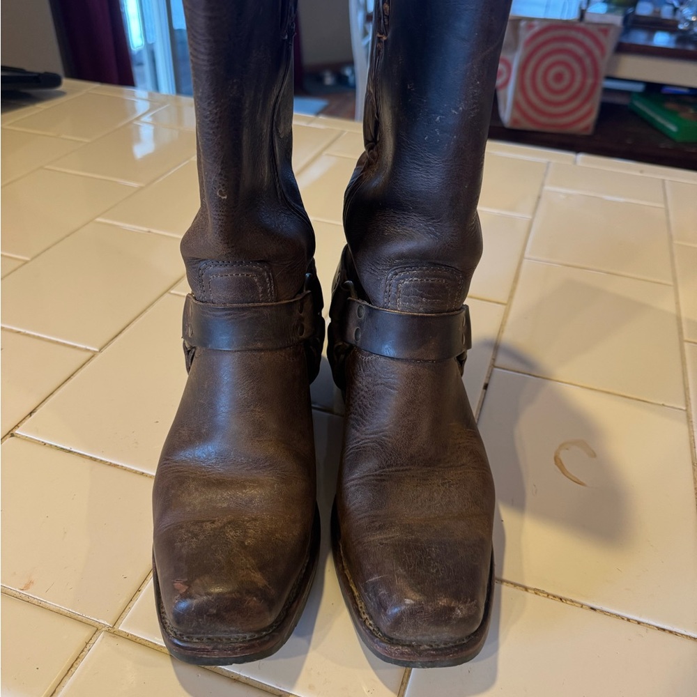 Men’s FRYE AND CO. Brown Leather Harness Boots - Picture 2 of 6